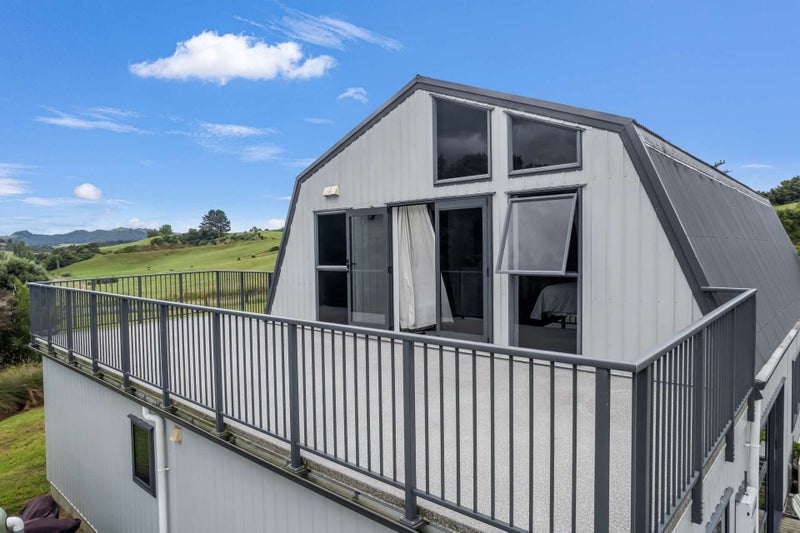 10 Strong Road, Hamilton - Carousel 2