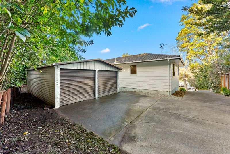 5 Tahu Crescent, Sunnynook, Auckland - Carousel 2
