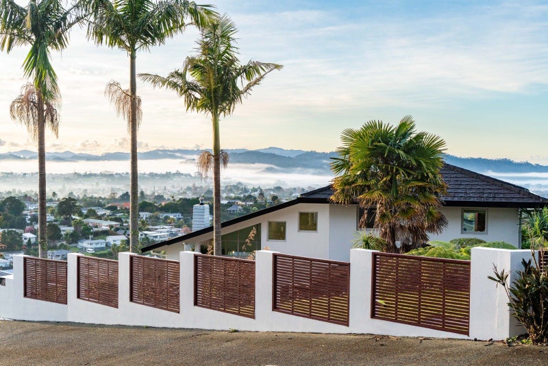 16 Louisa Lane, Kamo, Whangarei - Carousel 1