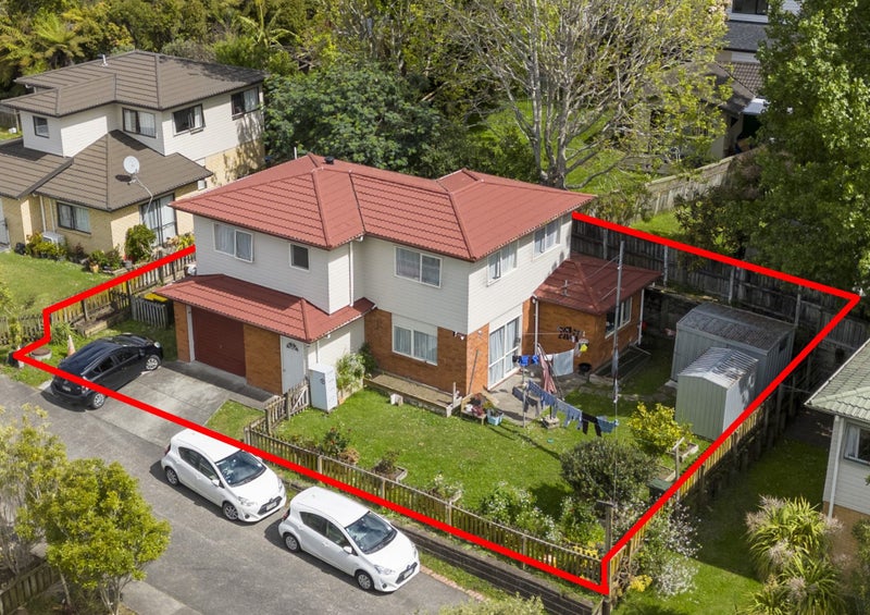 15 Sari Place, Massey, Auckland - Carousel 1