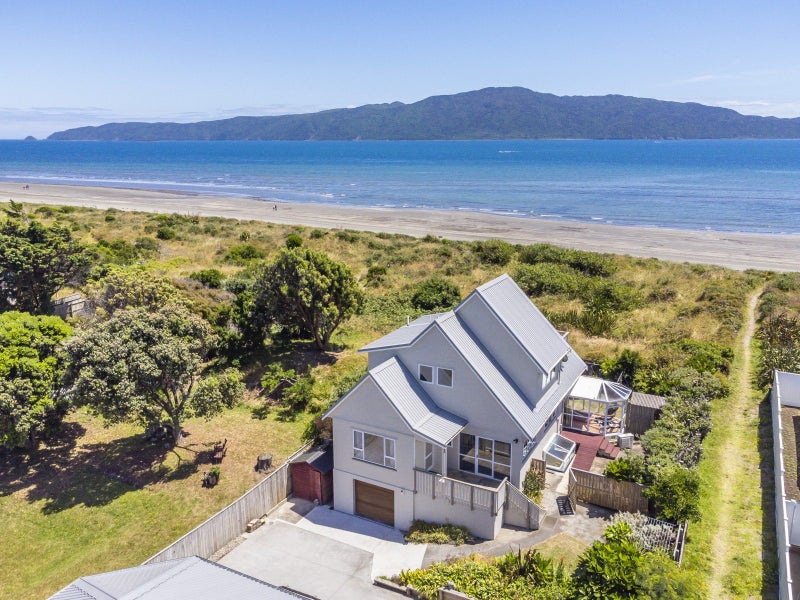149 Manly Street, Paraparaumu Beach, Paraparaumu - Carousel 1