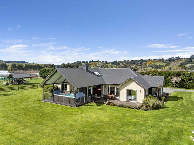 100 Wingatui Road, Mosgiel, Mosgiel - Carousel 1