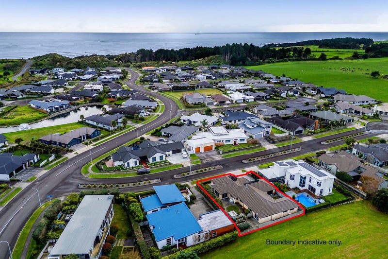 6 Saint Andrews Parkway, Waiwhakaiho, New Plymouth, Taranaki - Carousel 2