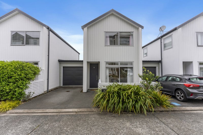 4 Watermill Lane, Silverdale, Silverdale - Carousel 1