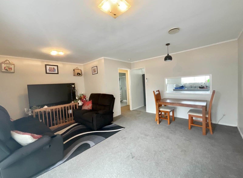3/49A Landon Avenue, Mangere East, Auckland - Carousel 1