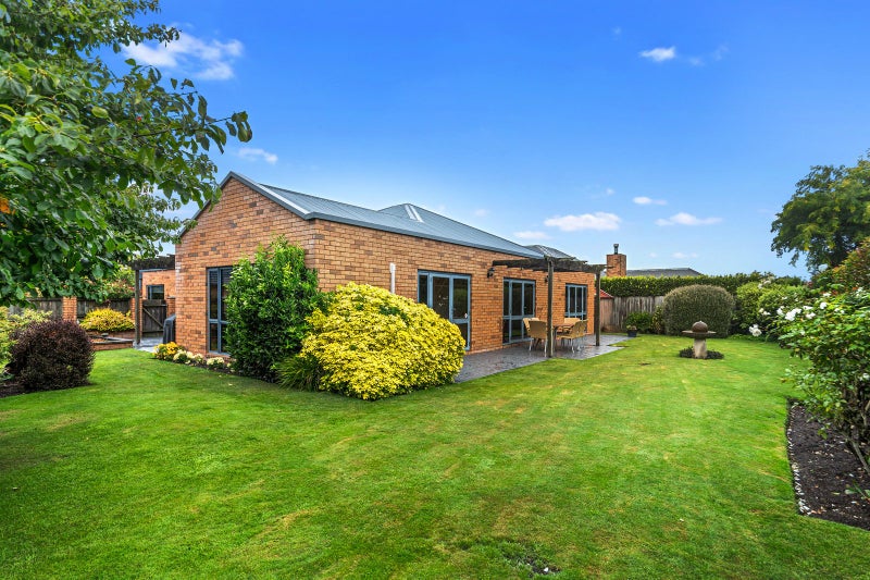 16 Aylsham Lane, Casebrook, Christchurch - Carousel 2