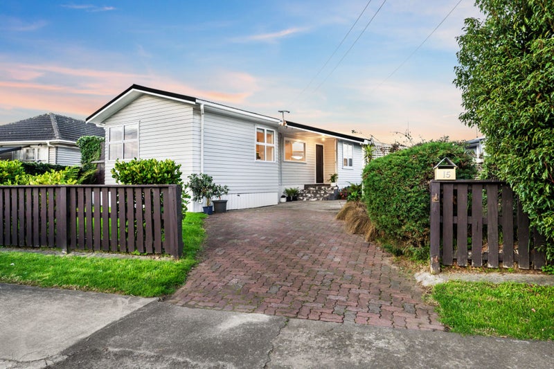 15 Deas Place, Otahuhu, Auckland - Carousel 1