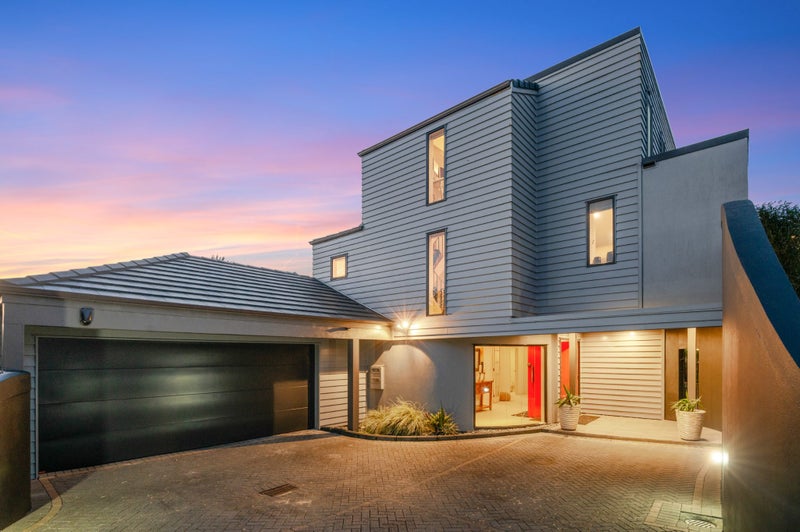 2/48 Te Arawa Street, Orakei, Auckland - Carousel 1