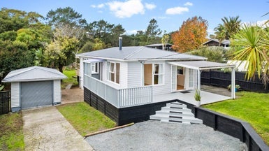 94 Candia Road, Henderson Valley, Auckland - Carousel 1