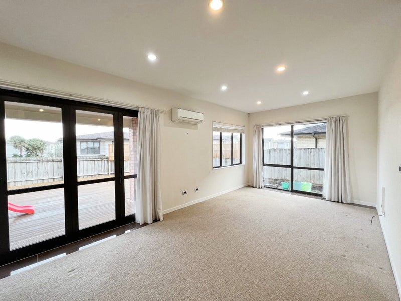 115E Sturges Road, Henderson, Henderson - Carousel 2
