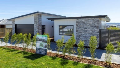 15 Makomako Crescent, Wharewaka, Taupō - Carousel 1