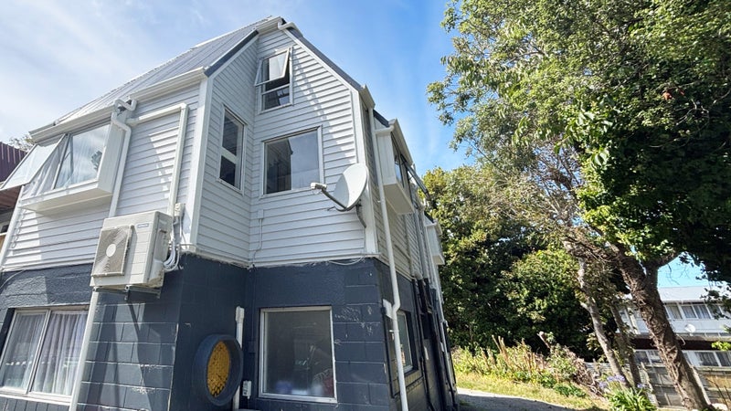 4/24 Parliament Street, Melling, Lower Hutt - Carousel 1