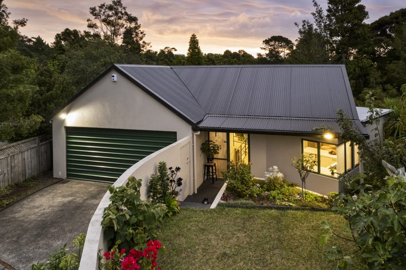 2/39 Gatman Street, Birkdale, Auckland - Carousel 1