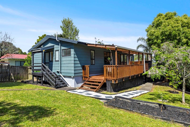 9 Hale Crescent, Bayview, Auckland - Carousel 1