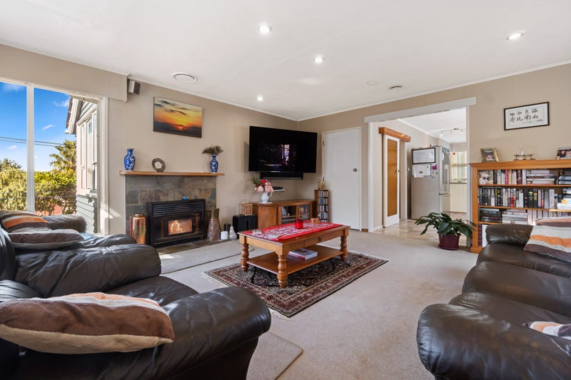 63 Mount Royal Avenue, Mount Albert, Auckland - Carousel 2