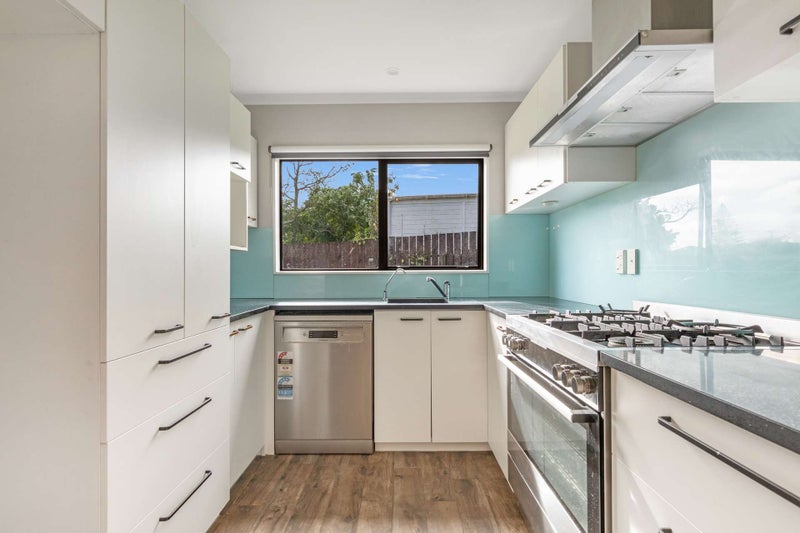 2/17 McDougall Street, Manurewa East, Auckland - Carousel 2