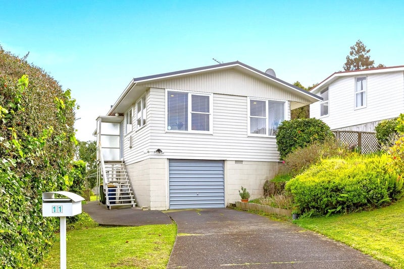 11 Barker Rise, Northcross, Auckland - Carousel 1