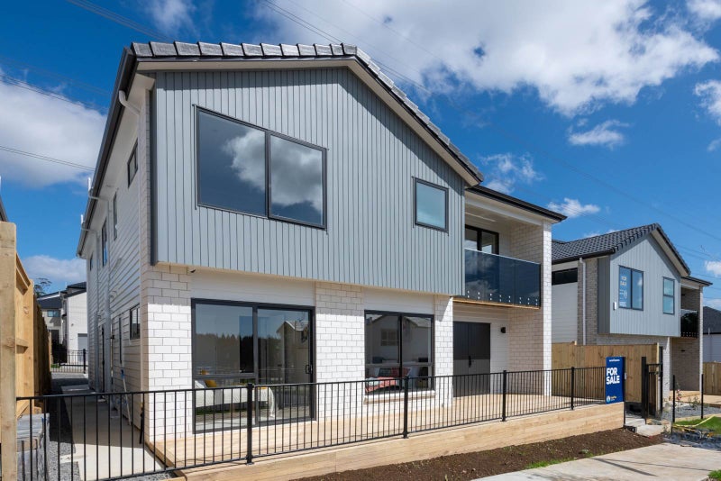 9 Uru Drive, Flat Bush, Auckland - Carousel 1