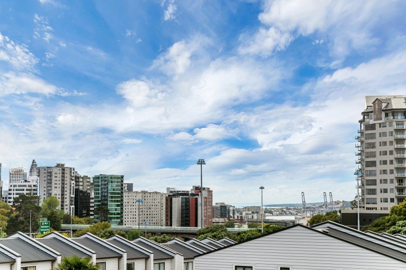 2T/16 Burton Street, Grafton, Auckland - Carousel 2