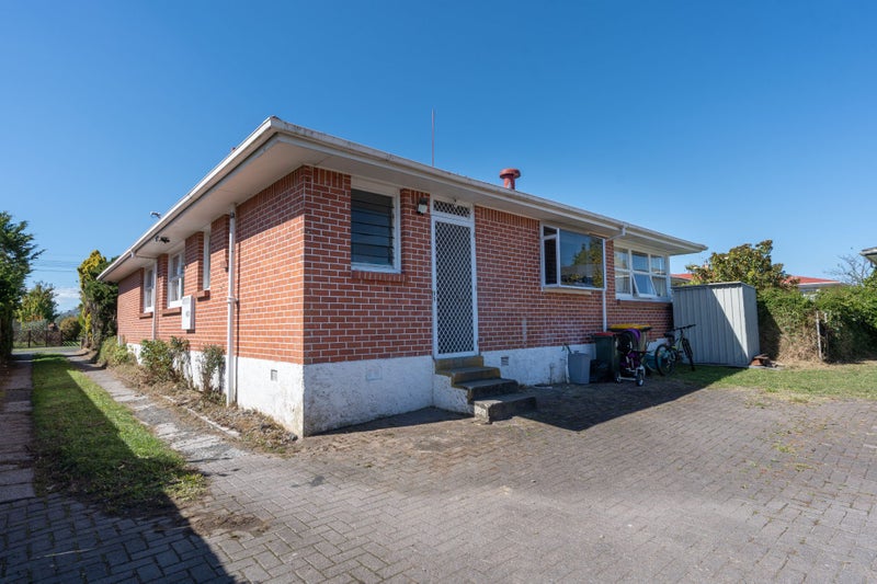 34 Fenwick Crescent, Hillcrest, Hamilton - Carousel 27