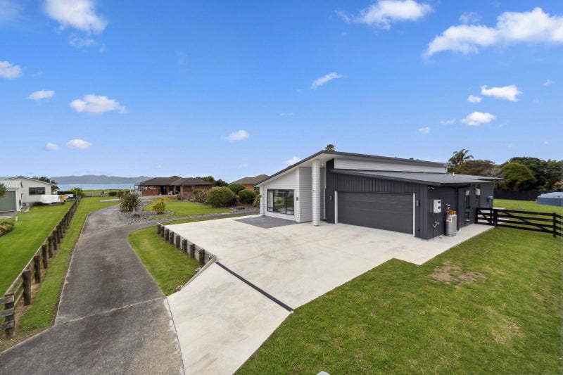 16 Mylindas Road, WHAKATIWAI, MIRANDA - Carousel 20