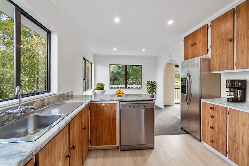 1/116 Bradbury Road, Botany Downs, Auckland - Carousel 2