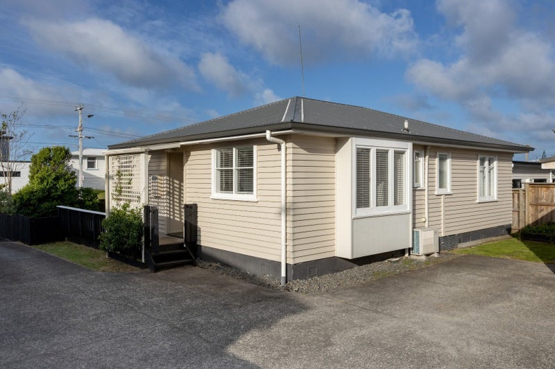 1018 Papamoa Beach Road, Papamoa Beach, Papamoa - Carousel 2