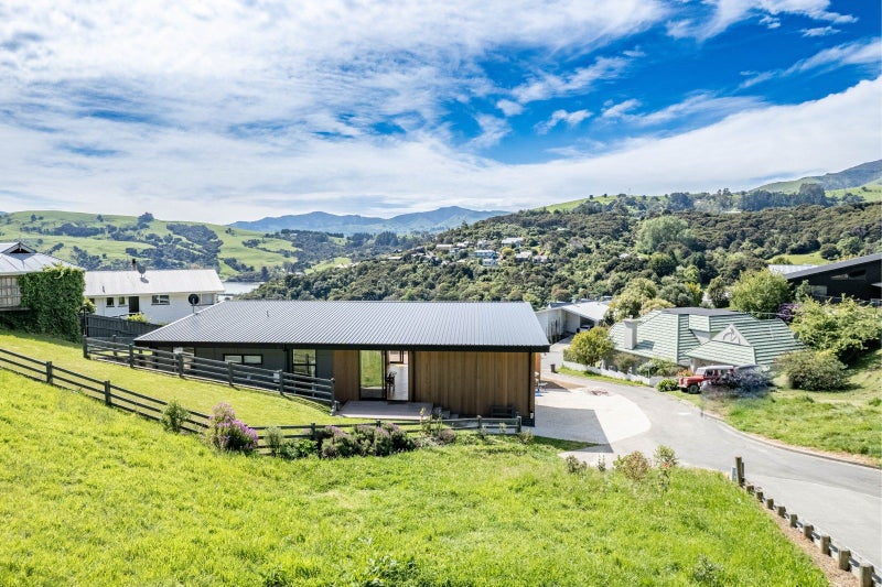 12 Rue Renard, Akaroa - Carousel 2