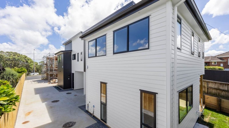 67 Forrest Hill Road, Milford, Auckland - Carousel 1