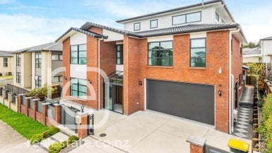 29 Casheltown Way, Flat Bush, Auckland - Carousel 1