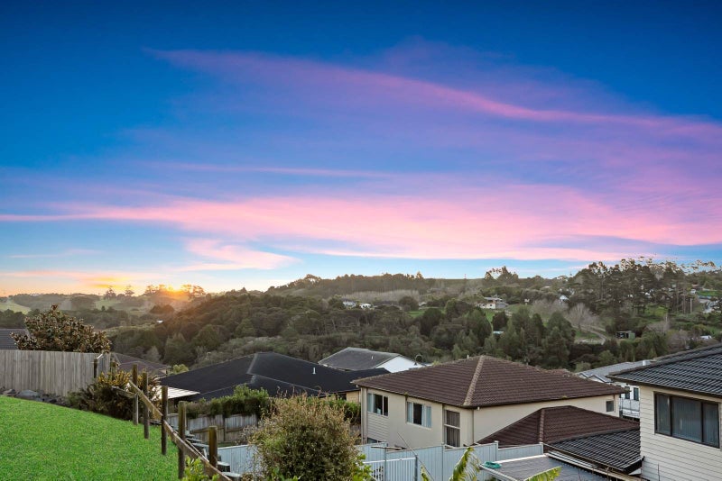 32 Jabal Crescent, Totara Park, Auckland - Carousel 2