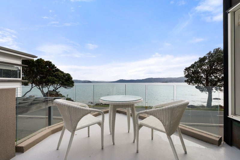353A Karaka Bay Road, Karaka Bays, Wellington - Carousel 2