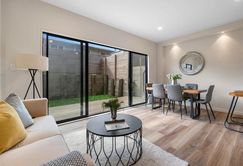 6/200 Sunnynook Road, Totara Vale, Auckland - Carousel 1