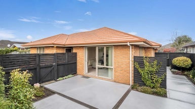 1/117 Yaldhurst Road, Sockburn, Christchurch - Carousel 1