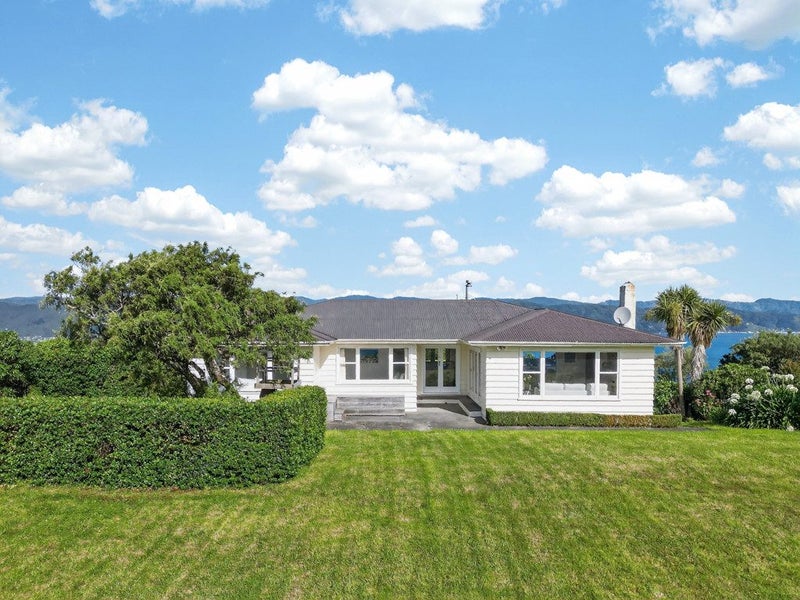 11 Singers Road, Korokoro, Lower Hutt - Carousel 1