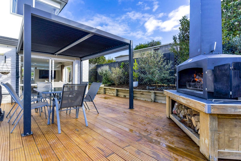 1/17 Kells Place, Botany Downs, Auckland - Carousel 2