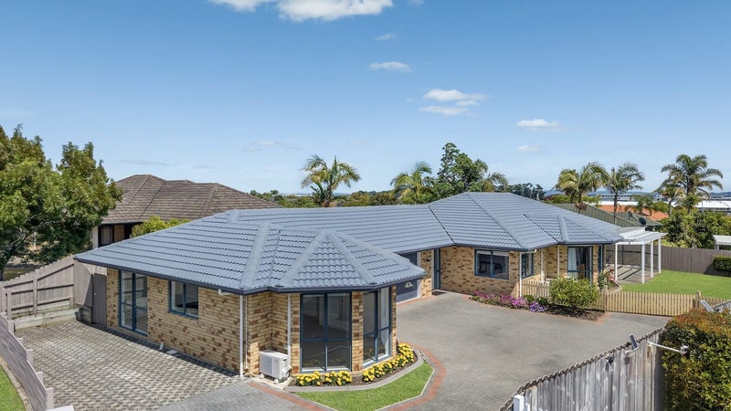 6 Mullagh Place, East Tamaki Heights, Auckland - Carousel 1