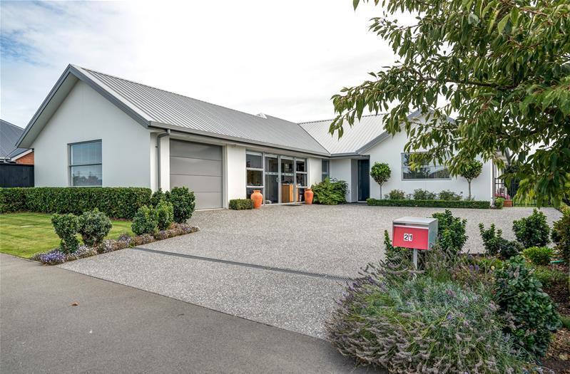 21 Jarnac Boulevard, Yaldhurst, Christchurch - Carousel 1