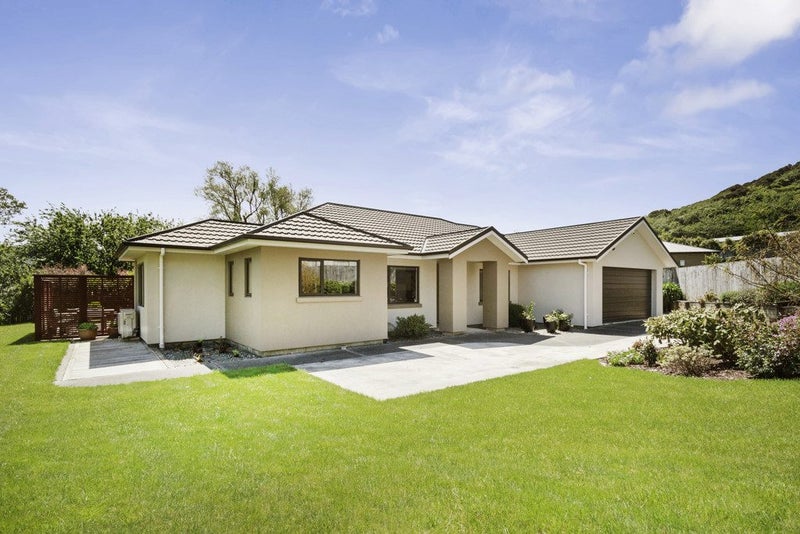 39 Nelson Crescent, Wainuiomata, Lower Hutt - Carousel 2