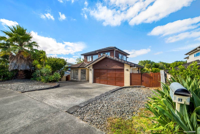 Property Valuation for 11 Catlins Place, Fairview Heights, Auckland
