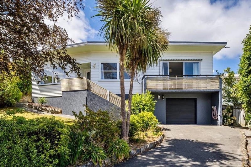 34 Ranui Terrace, Tawa, Wellington - Carousel 1