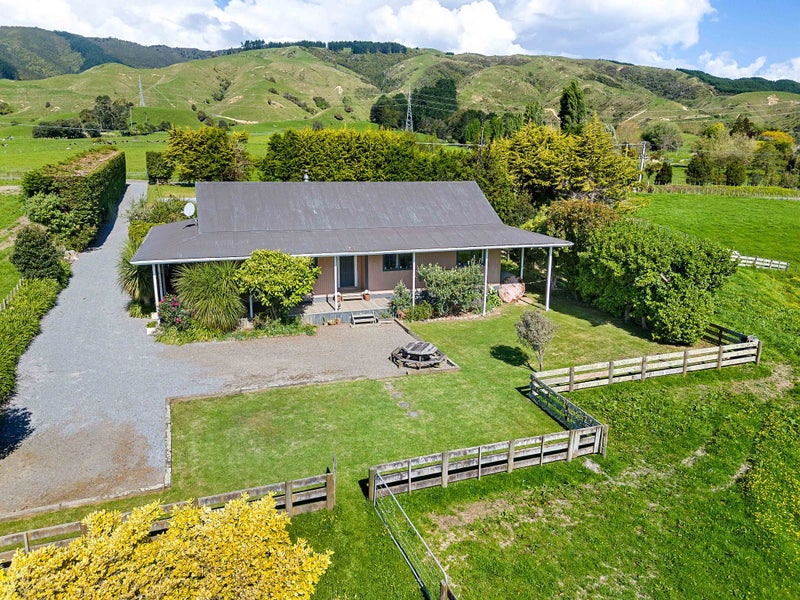 631 Waitohu Valley Road, Otaki - Carousel 2