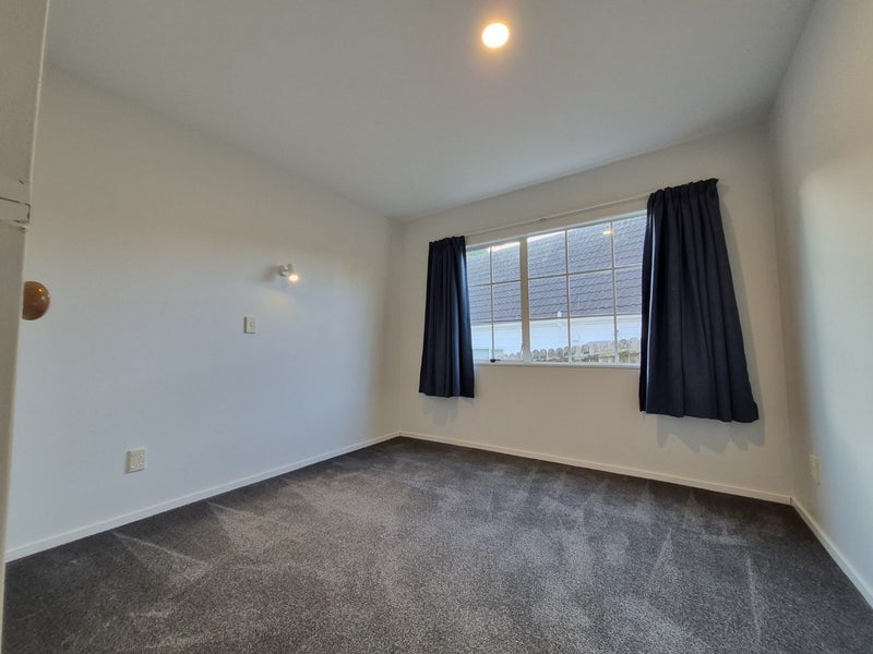 14 Redfern Lane, Glenfield, Auckland - Carousel 13