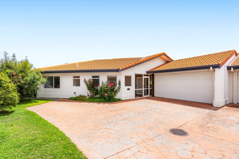 11B Cheval Place, Taradale, Napier - Carousel 1