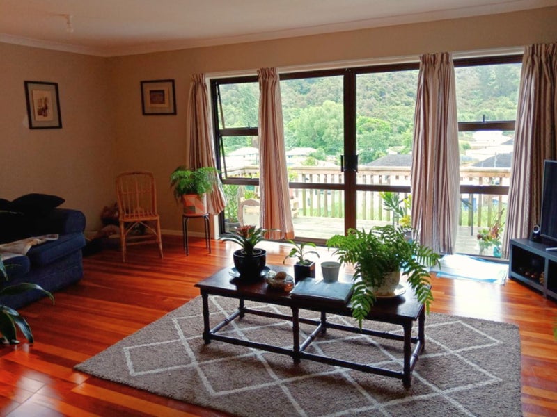 13 August Street, Stokes Valley, Lower Hutt - Carousel 2