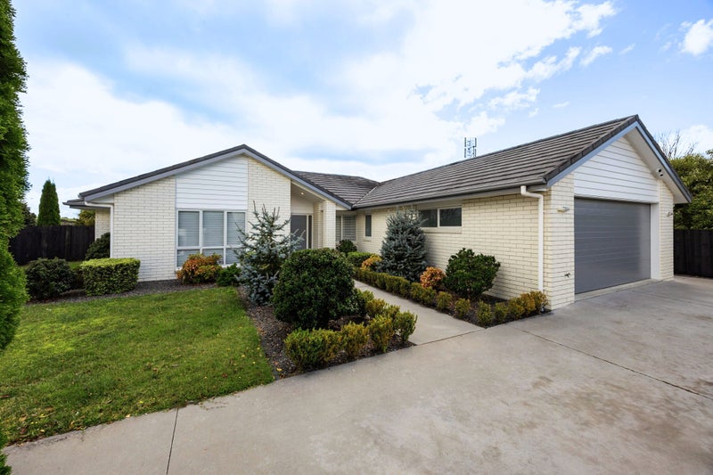 16 Derwent Place, Flagstaff, Hamilton - Carousel 1