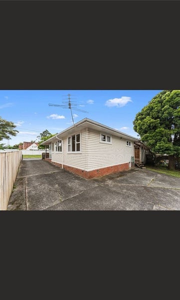 18 Bridge Avenue, Te Atatu South, Auckland - Carousel 2