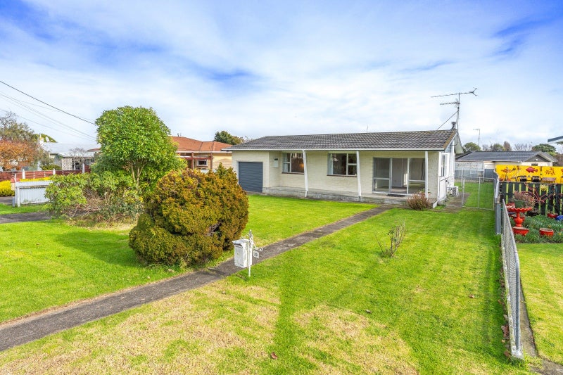 29 Freemans Road, Otaki - Carousel 1