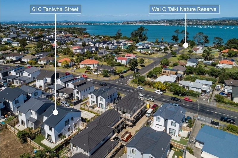 61C Taniwha Street, Wai o Taiki Bay, Auckland - Carousel 2
