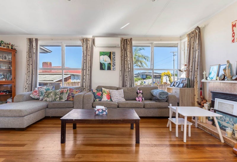 74 Blake Road, Mangere East, Auckland - Carousel 2